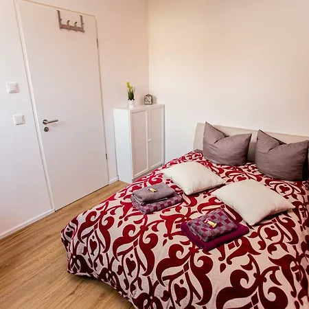 Eckhof Domizil - Grosszuegige Mit Kleinem Garten In Der Altstadt Von *