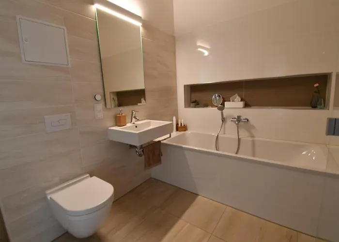 Eckhof Domizil - Grosszuegige Mit Kleinem Garten In Der Altstadt Von Apartament Gotha